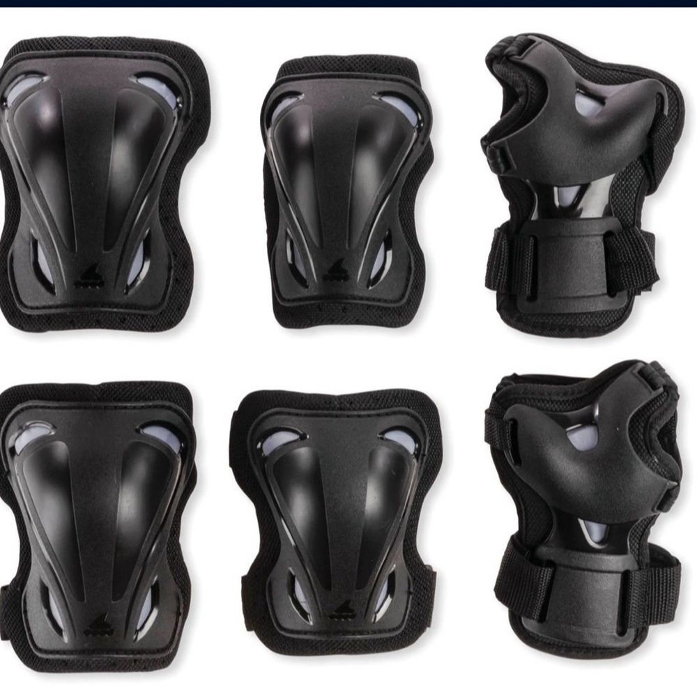 Protective Black Gear Set for Women